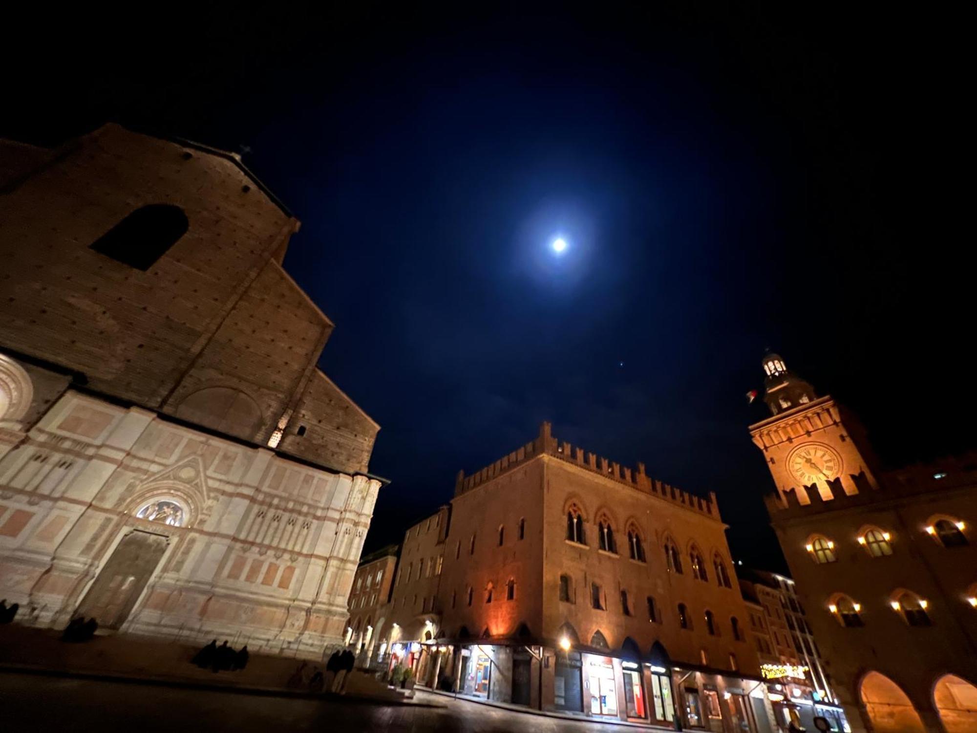 House Of Chariot - In The Heart Of Bologna Leilighet Eksteriør bilde